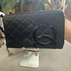 CHANEL Organizer 100% Authentic
Black Quilted Women's Bag